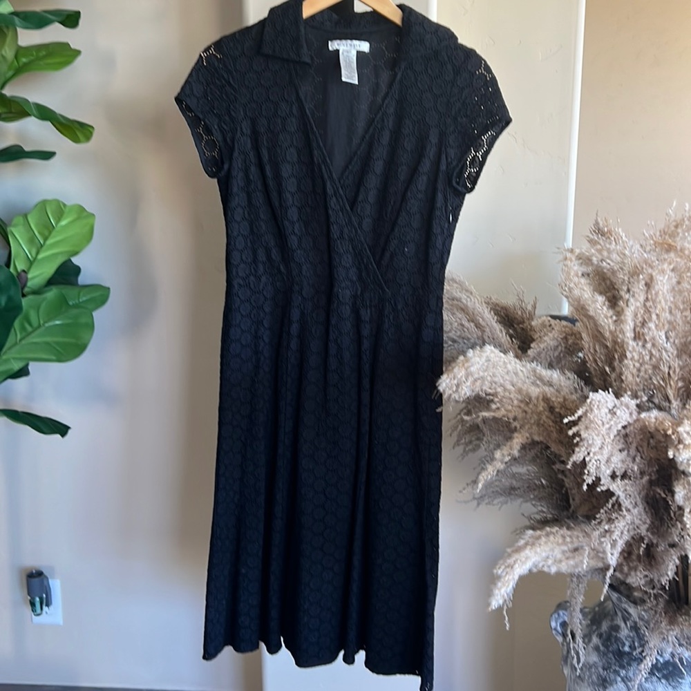 Black short sleeve lace dress
